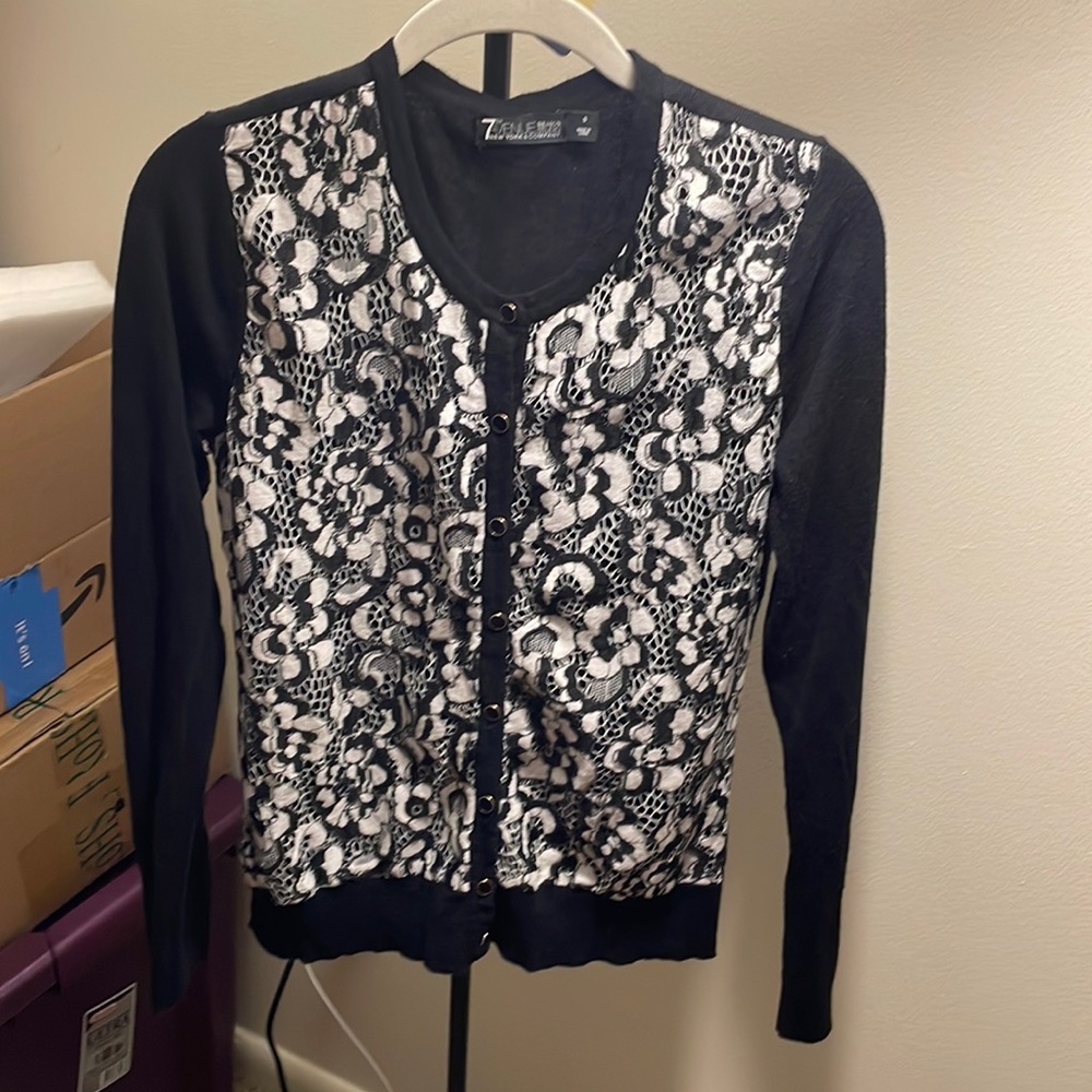 GUC NY+C Blk+white longsleeve Cardigan W/ Floral Lace Sz.sm 270